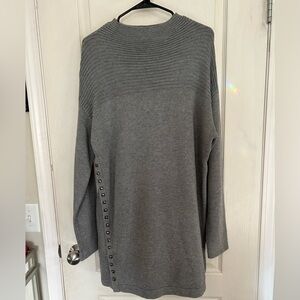 NWOT Charlie Paige Stella Tunic Sweater